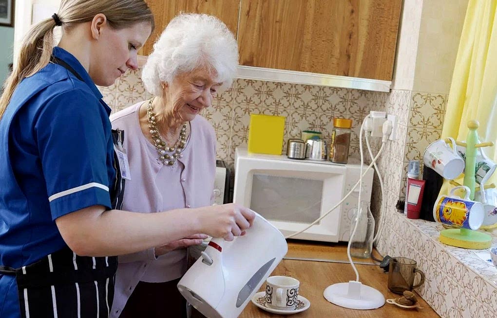 Лица, осуществляющие уход за пожилыми людьми: на кого я должен оставить своих родственников? Лица, осуществляющие уход за пожилыми людьми: на кого я должен оставить своих родственников?