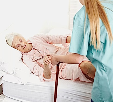 Уход за больным с переломом шейки бедра в домашних условиях Уход за больным с переломом шейки бедра в домашних условиях